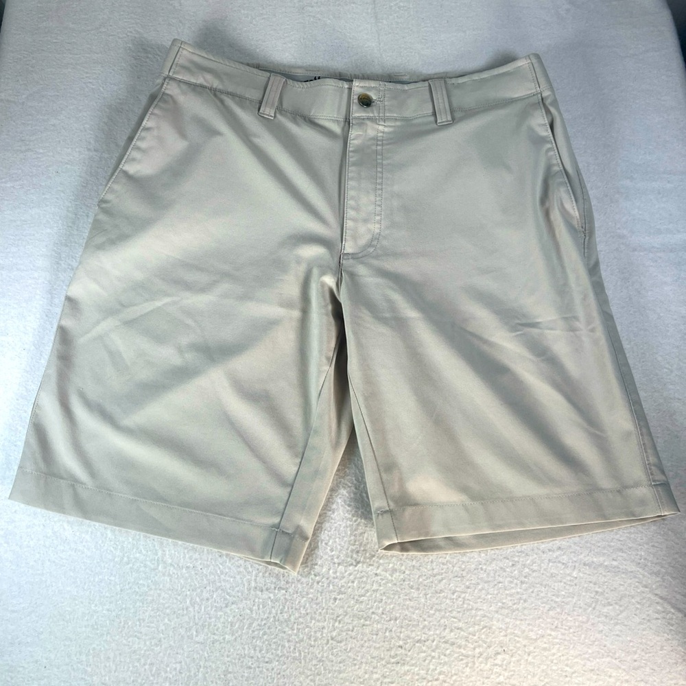 Callaway Golf Tan Cotton Pleated Front Slash Pockets Shorts W33” L8.5” EUC